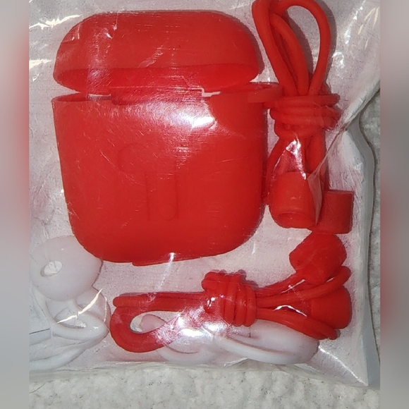 NEW NEVER USED 2 air pod cases - Picture 6 of 6